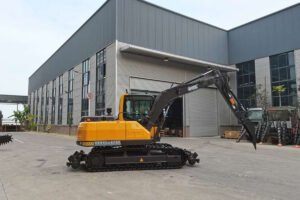 Excavator With Breaker-g1